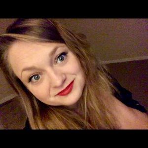 Meet your Posher, Marissa